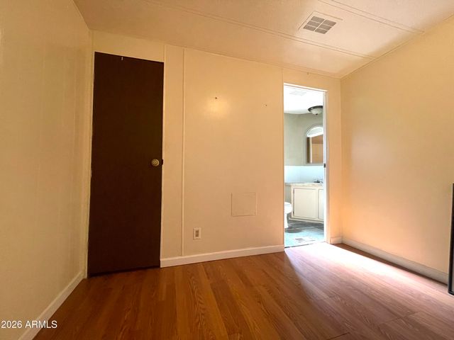 106 E LYNN Way, Queen Valley, AZ 85118