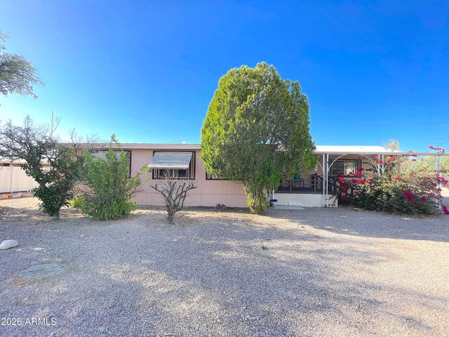 106 E LYNN Way, Queen Valley, AZ 85118