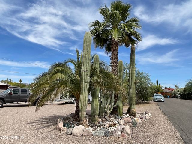 106 E LYNN Way, Queen Valley, AZ 85118