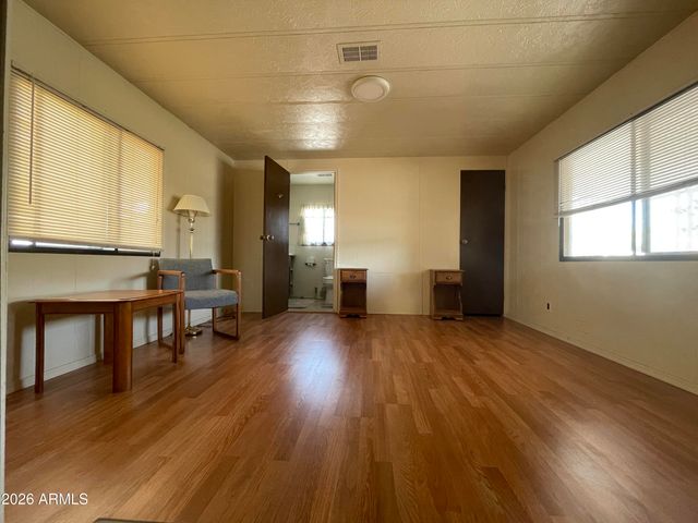 106 E LYNN Way, Queen Valley, AZ 85118