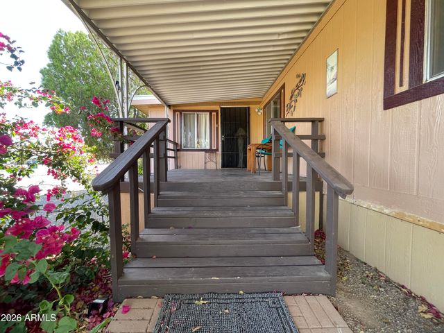 106 E LYNN Way, Queen Valley, AZ 85118