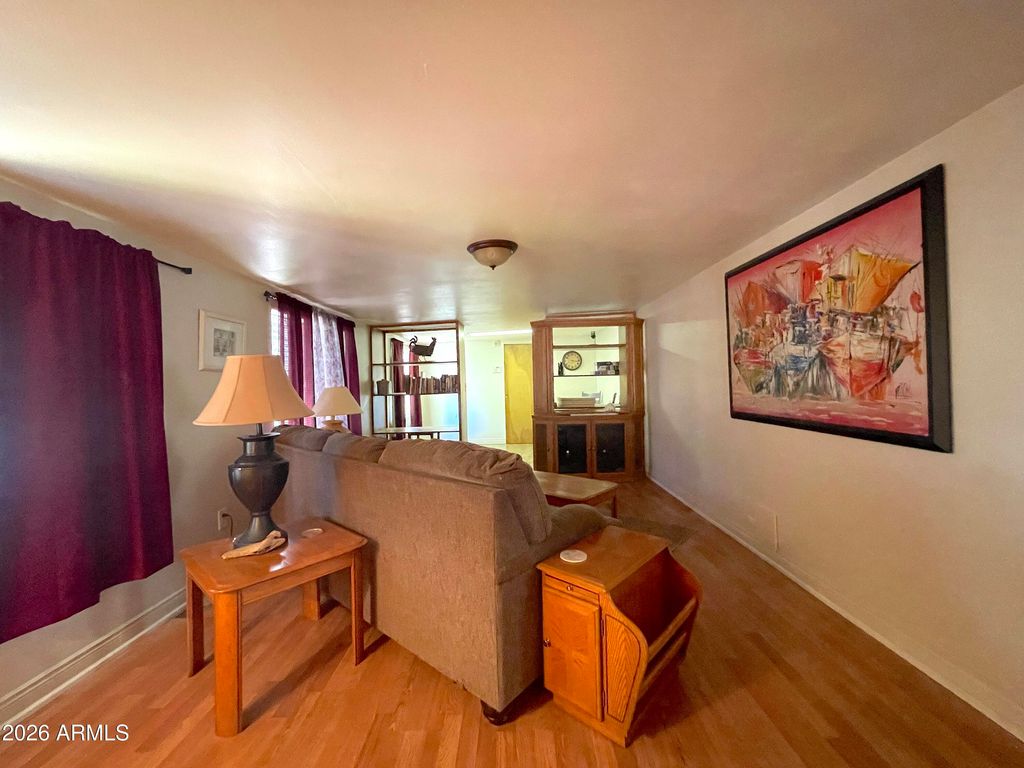 106 E LYNN Way, Queen Valley, AZ 85118