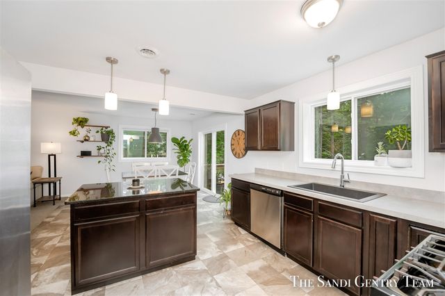 568 N River Hills Drive, Newaygo, MI 49337