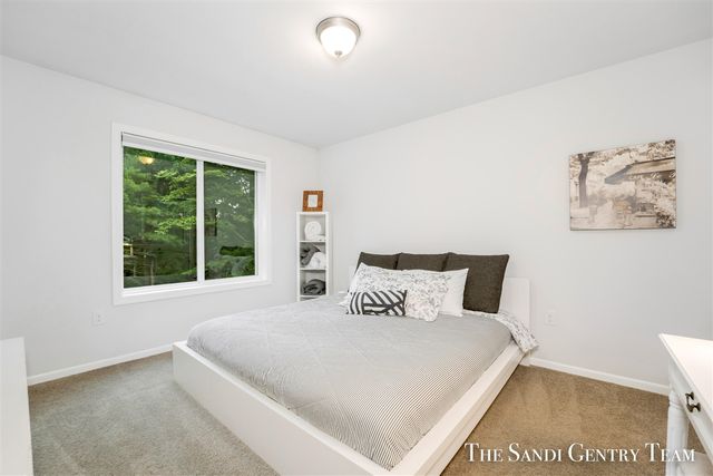 568 N River Hills Drive, Newaygo, MI 49337