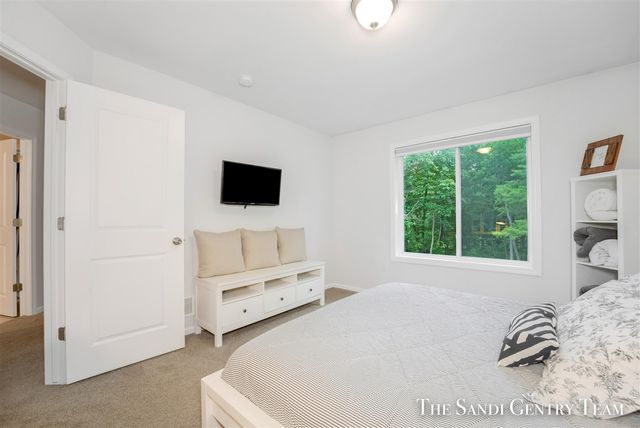 568 N River Hills Drive, Newaygo, MI 49337