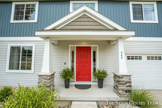 568 N River Hills Drive, Newaygo, MI 49337