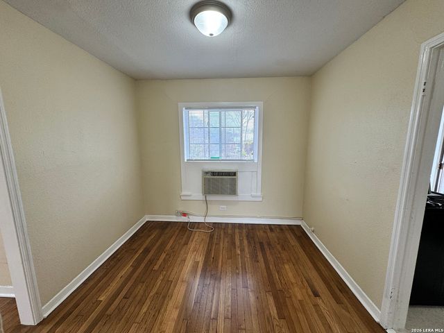 355 Claremont Ave Apt F, San Antonio, TX 78209