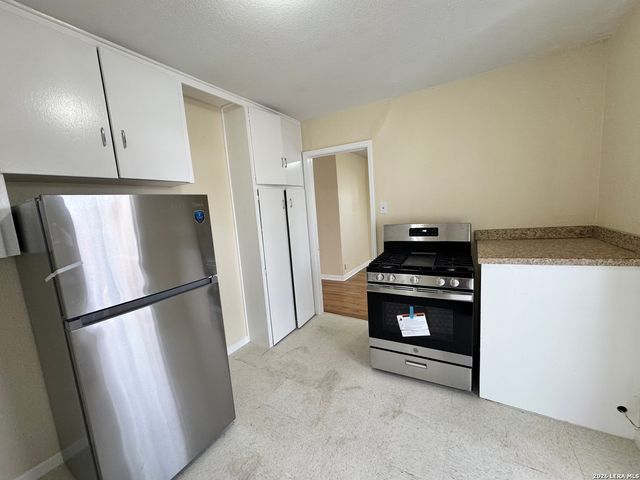 355 Claremont Ave Apt F, San Antonio, TX 78209