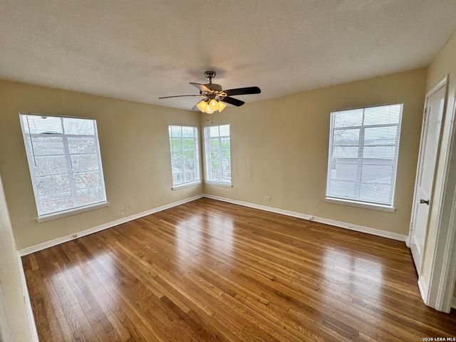 355 Claremont Ave Apt F, San Antonio, TX 78209