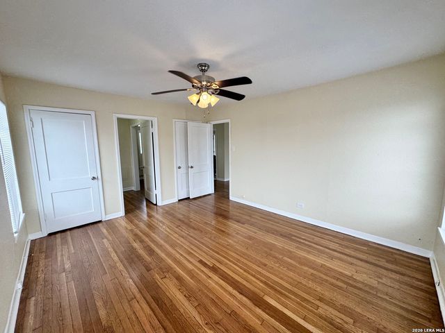 355 Claremont Ave Apt F, San Antonio, TX 78209