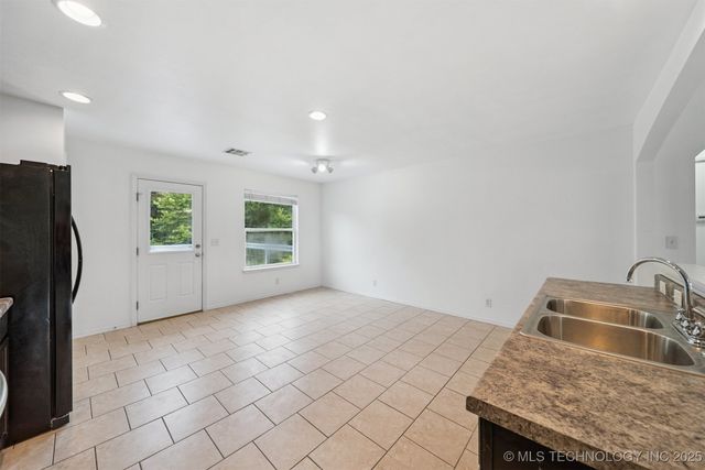 2601 W Glendale Street, Broken Arrow, OK 74011