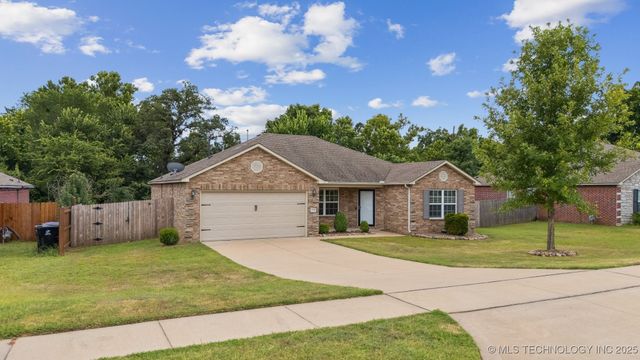 2601 W Glendale Street, Broken Arrow, OK 74011
