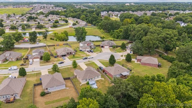 2601 W Glendale Street, Broken Arrow, OK 74011