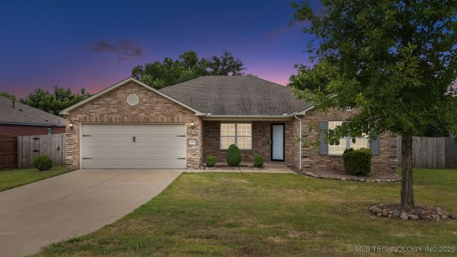 2601 W Glendale Street, Broken Arrow, OK 74011