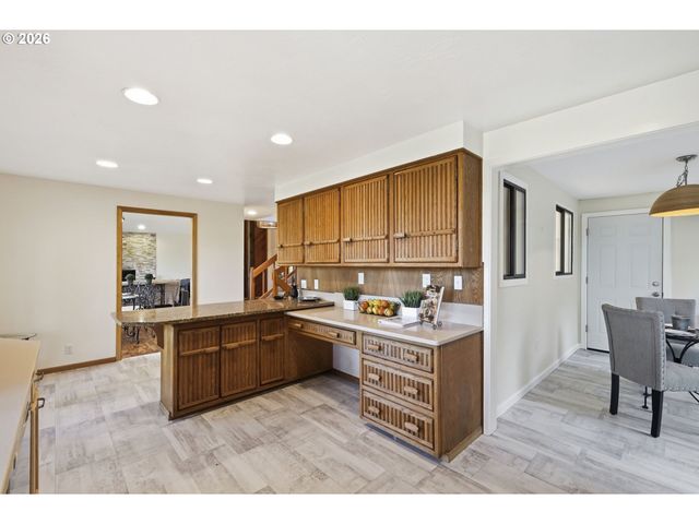 2804 ARLINE Way, Eugene, OR 97403