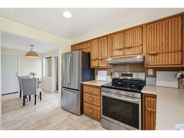 2804 ARLINE Way, Eugene, OR 97403