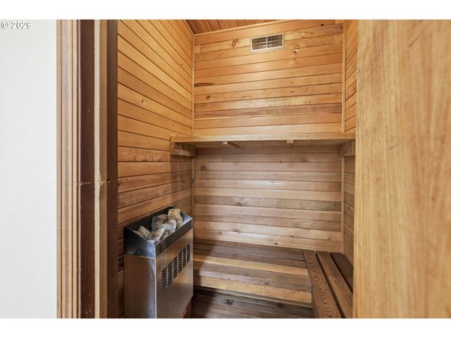 2804 ARLINE Way, Eugene, OR 97403