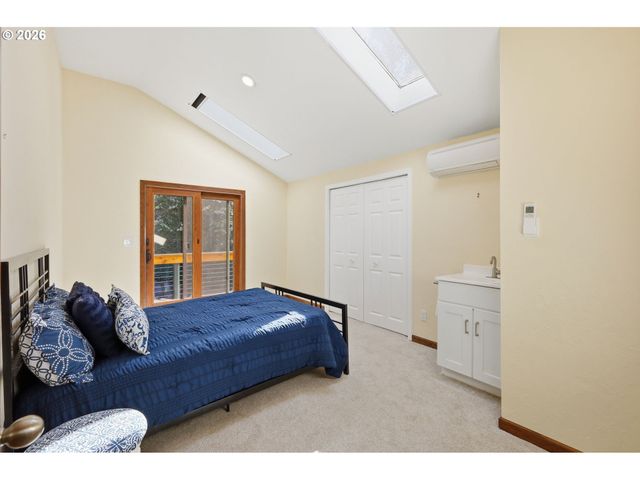 2804 ARLINE Way, Eugene, OR 97403