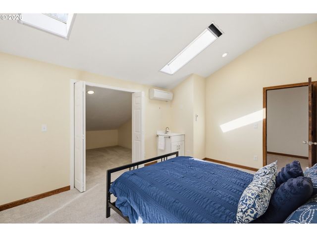 2804 ARLINE Way, Eugene, OR 97403