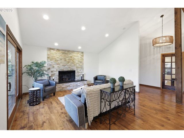 2804 ARLINE Way, Eugene, OR 97403