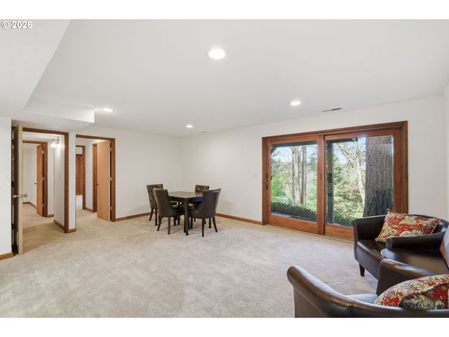 2804 ARLINE Way, Eugene, OR 97403