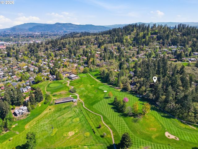 2804 ARLINE Way, Eugene, OR 97403