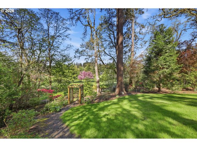 2804 ARLINE Way, Eugene, OR 97403
