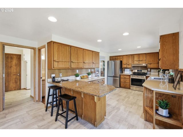 2804 ARLINE Way, Eugene, OR 97403