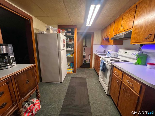 24 Lasalle Court, New Britain, CT 06051