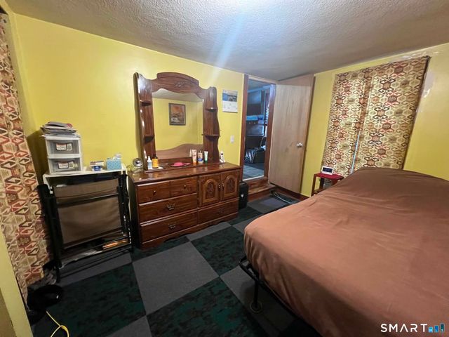 24 Lasalle Court, New Britain, CT 06051