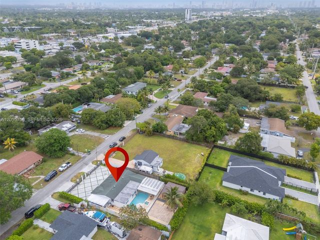 46 NE 164th St, Miami, FL 33162