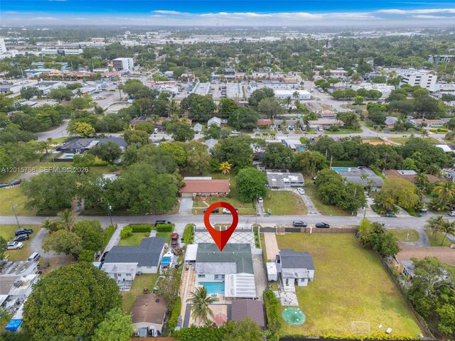 46 NE 164th St, Miami, FL 33162