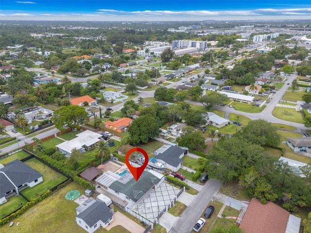 46 NE 164th St, Miami, FL 33162
