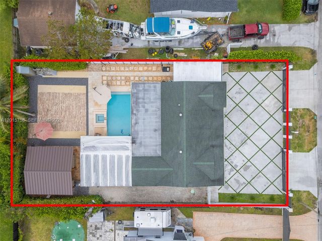 46 NE 164th St, Miami, FL 33162