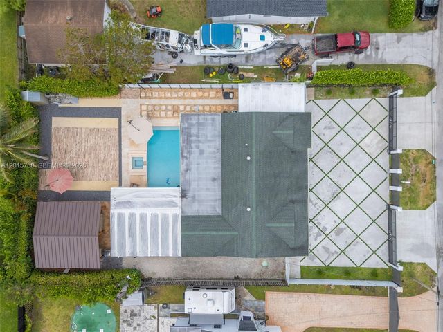 46 NE 164th St, Miami, FL 33162
