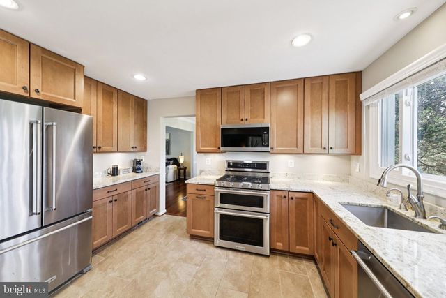 10305 MOUNTINGTON CT, Vienna, VA 22182