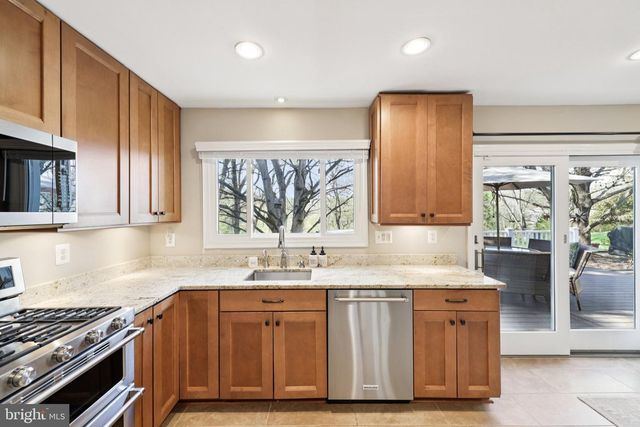 10305 MOUNTINGTON CT, Vienna, VA 22182