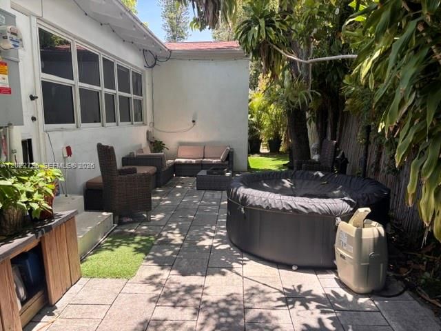 8228 NE 8th Ct, Miami, FL 33138