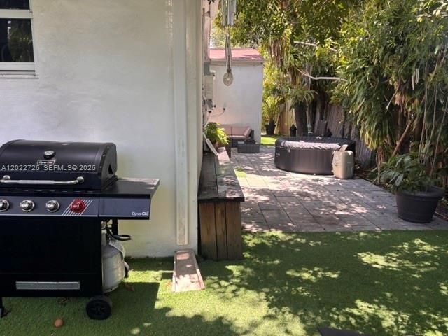 8228 NE 8th Ct, Miami, FL 33138