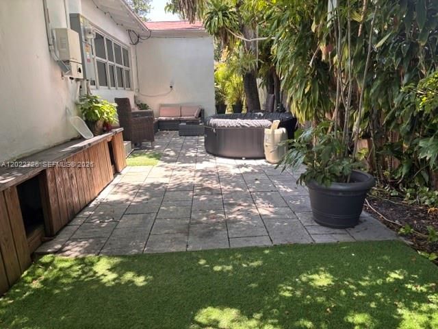 8228 NE 8th Ct, Miami, FL 33138