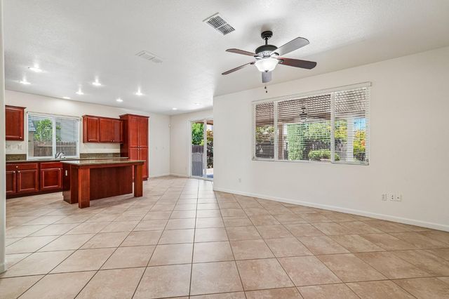 10538 Arianne Dr, Stockton, CA 95209