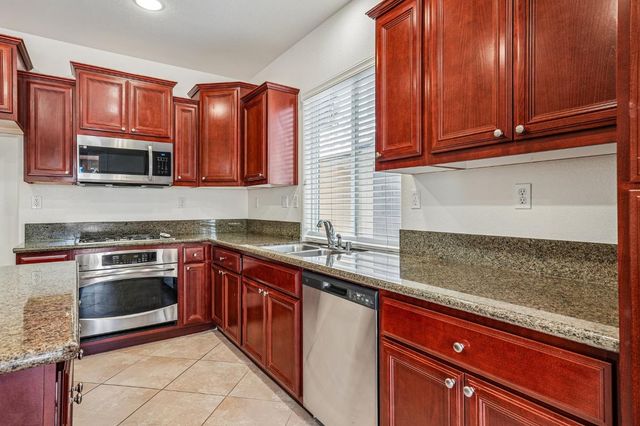 10538 Arianne Dr, Stockton, CA 95209