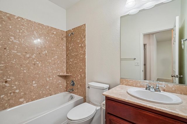 10538 Arianne Dr, Stockton, CA 95209