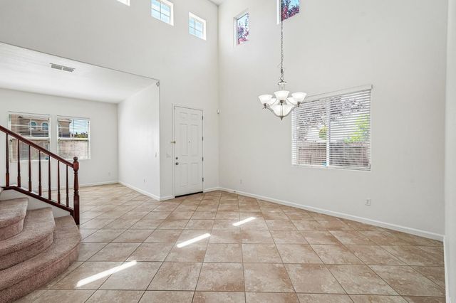 10538 Arianne Dr, Stockton, CA 95209