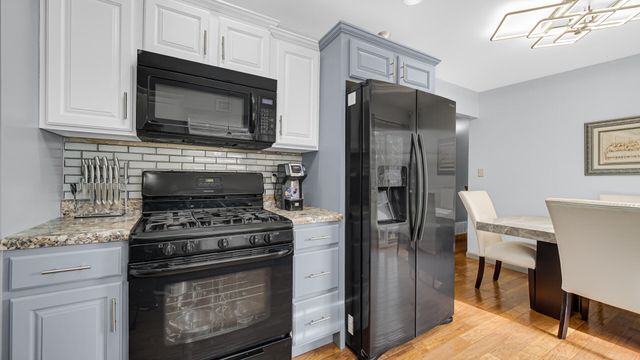 2546 Willowdale Road, Portage, IN 46368