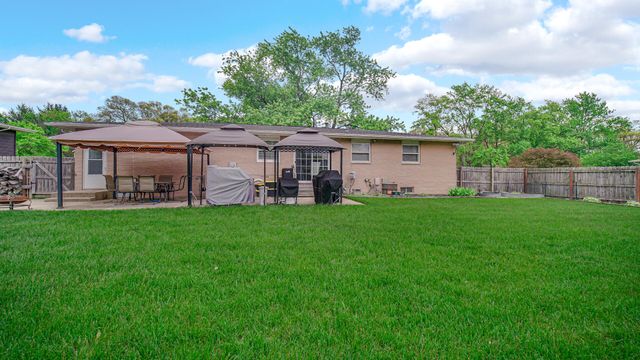2546 Willowdale Road, Portage, IN 46368