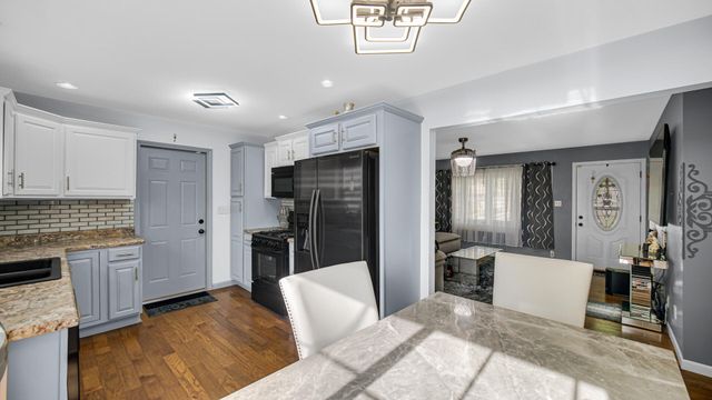 2546 Willowdale Road, Portage, IN 46368