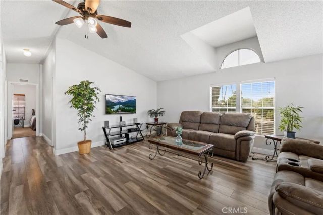 790 Santa Clara Circle, Hemet, CA 92543