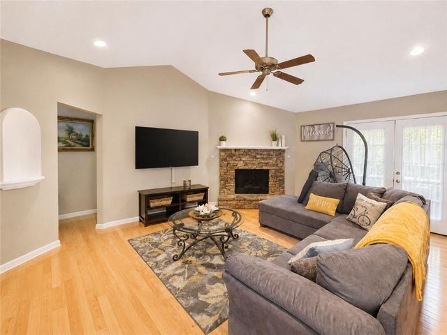 97 Tradewinds Road, Cleveland, GA 30528