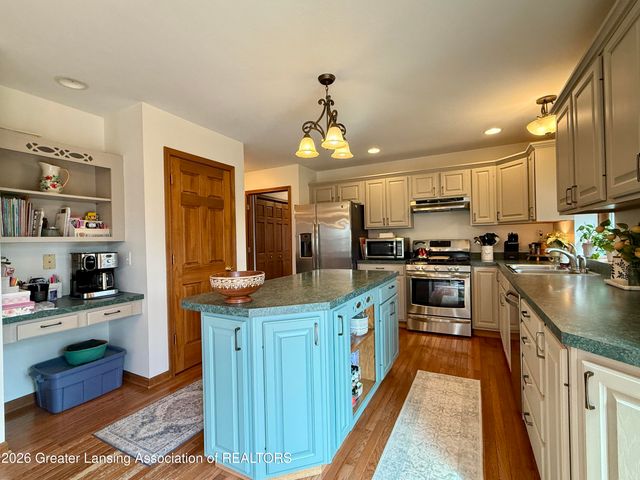 4416 N Smith Road, Dimondale, MI 48821